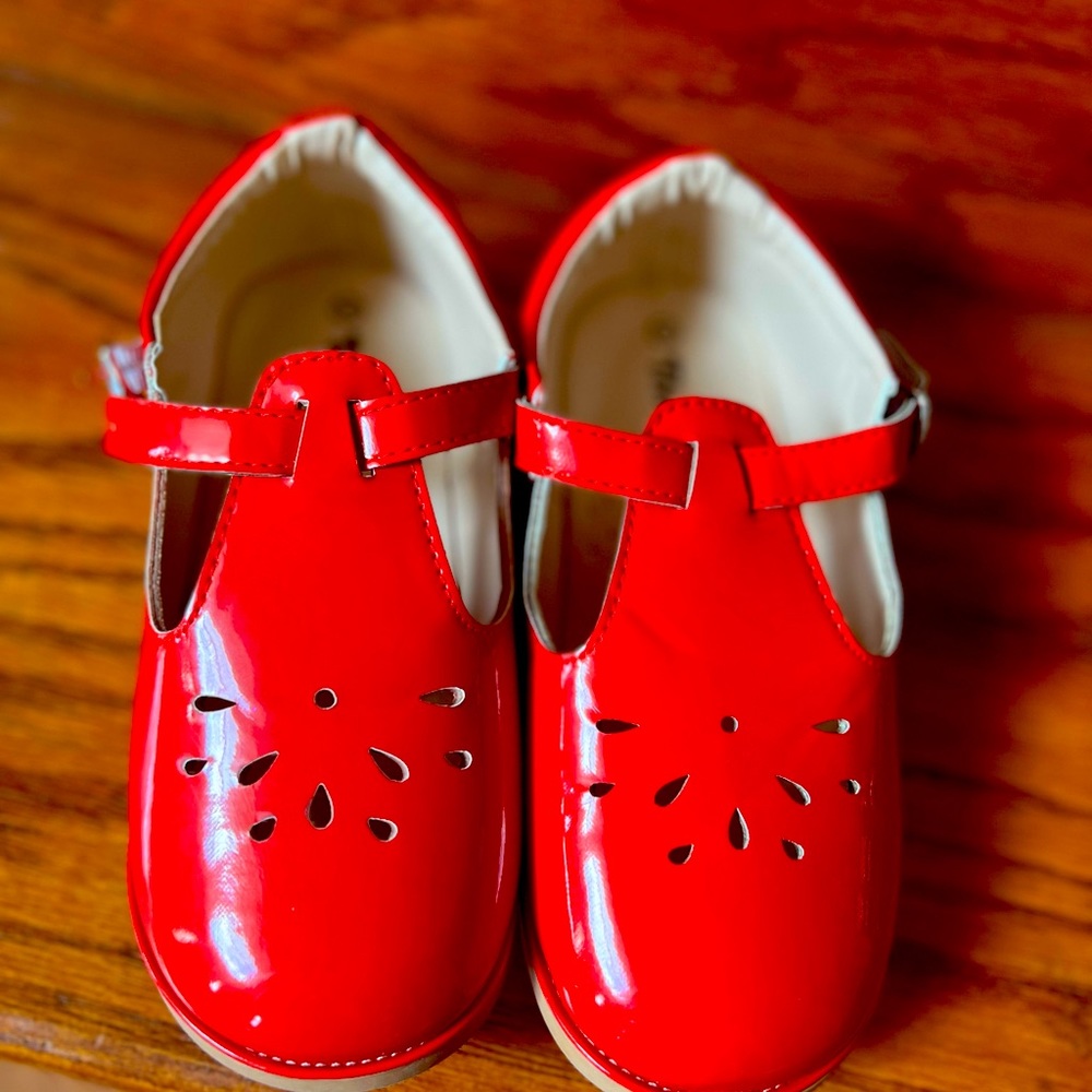 Girls size 12 Mary Jane Patent Leather Dress Shoe